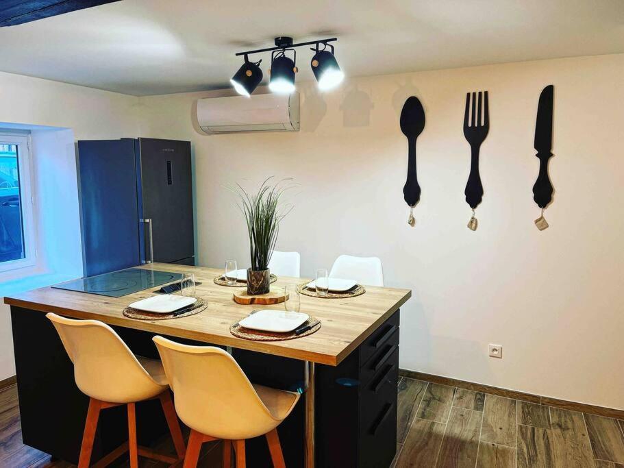 L'Insolite Airbnb Vignieu Exteriör bild
